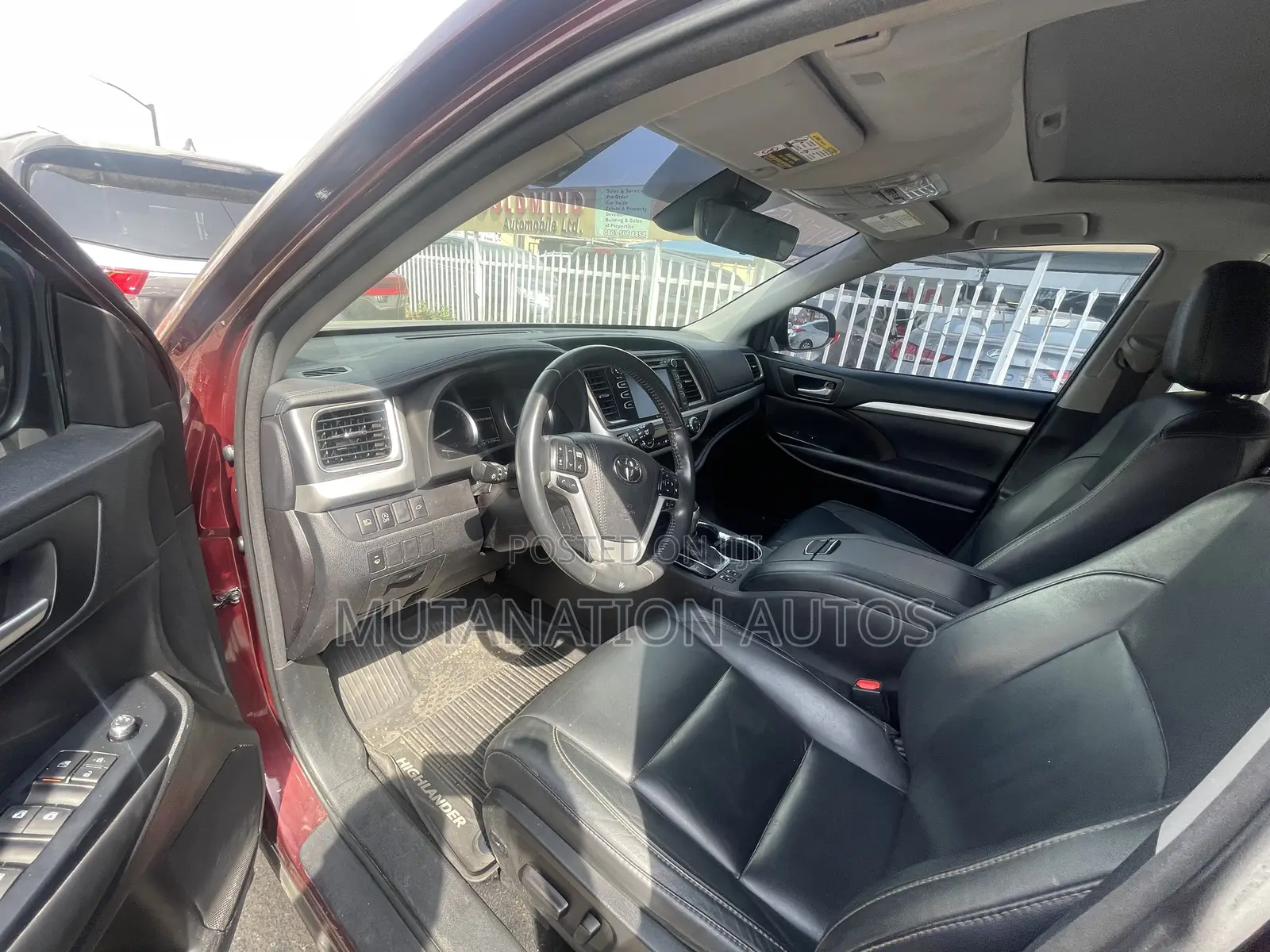Toyota Highlander XLE 4x4 V6 (3.5L 6cyl 8A) 2018 Red