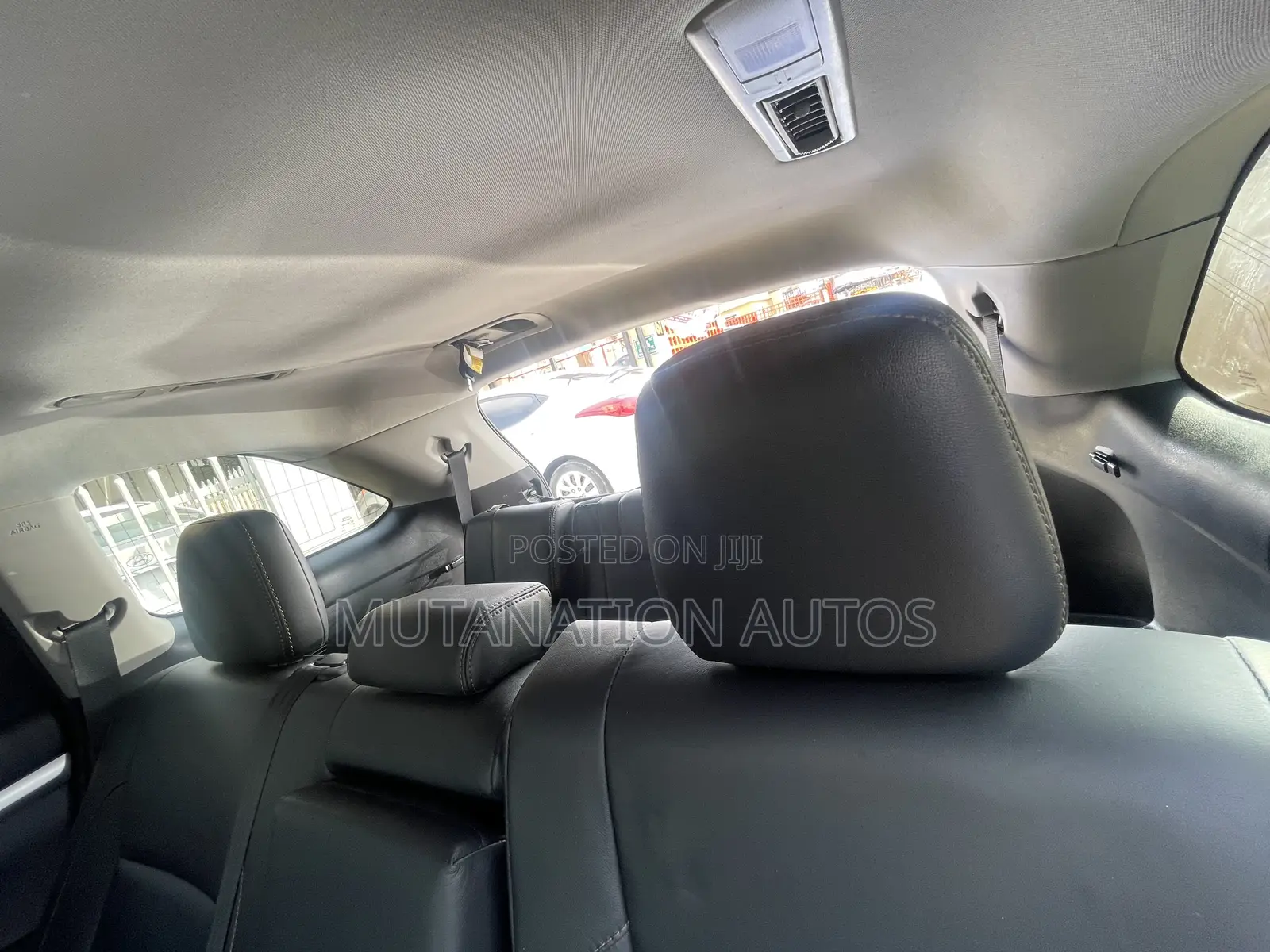 Toyota Highlander XLE 4x4 V6 (3.5L 6cyl 8A) 2018 Red