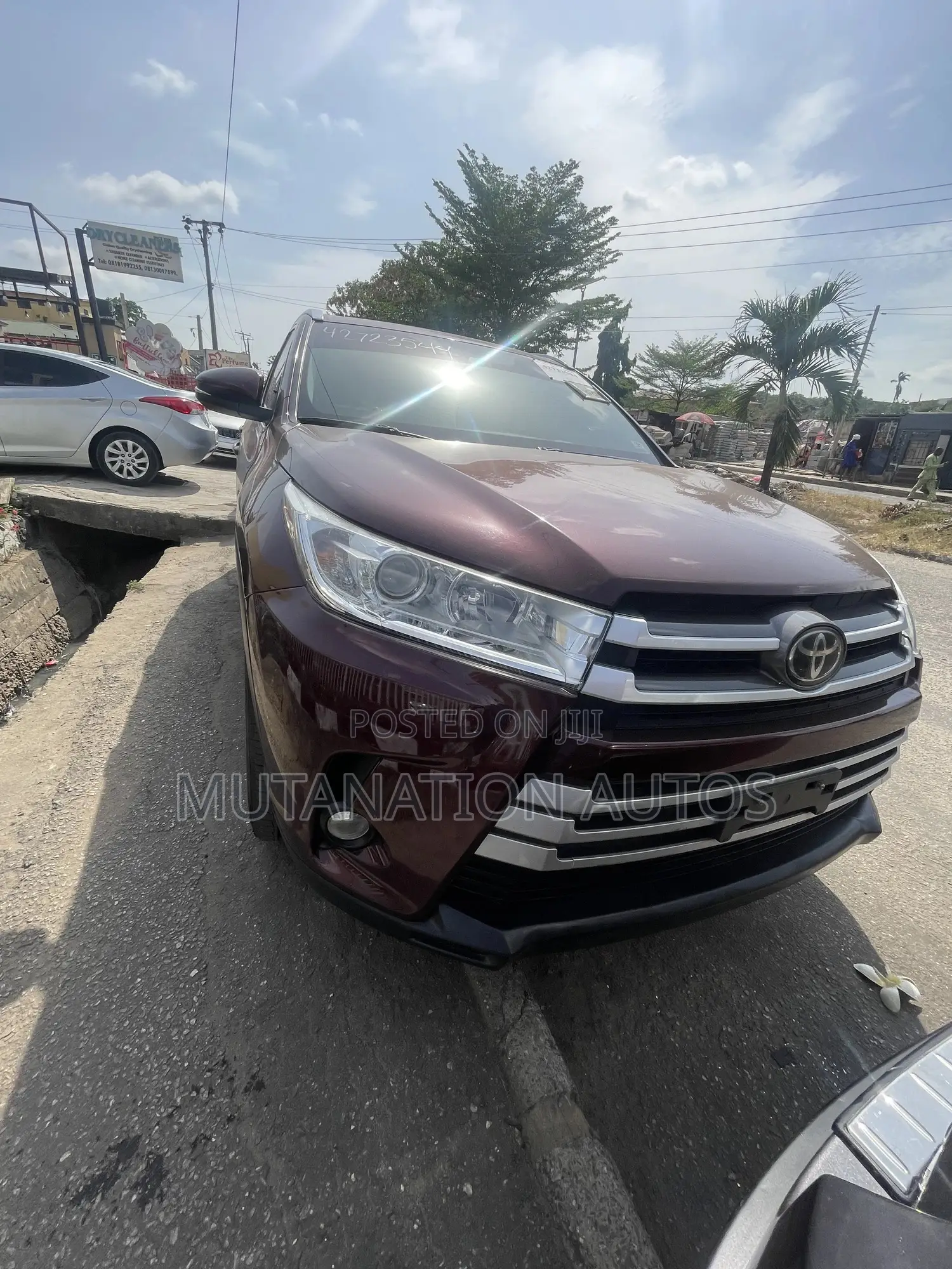 Toyota Highlander XLE 4x4 V6 (3.5L 6cyl 8A) 2018 Red
