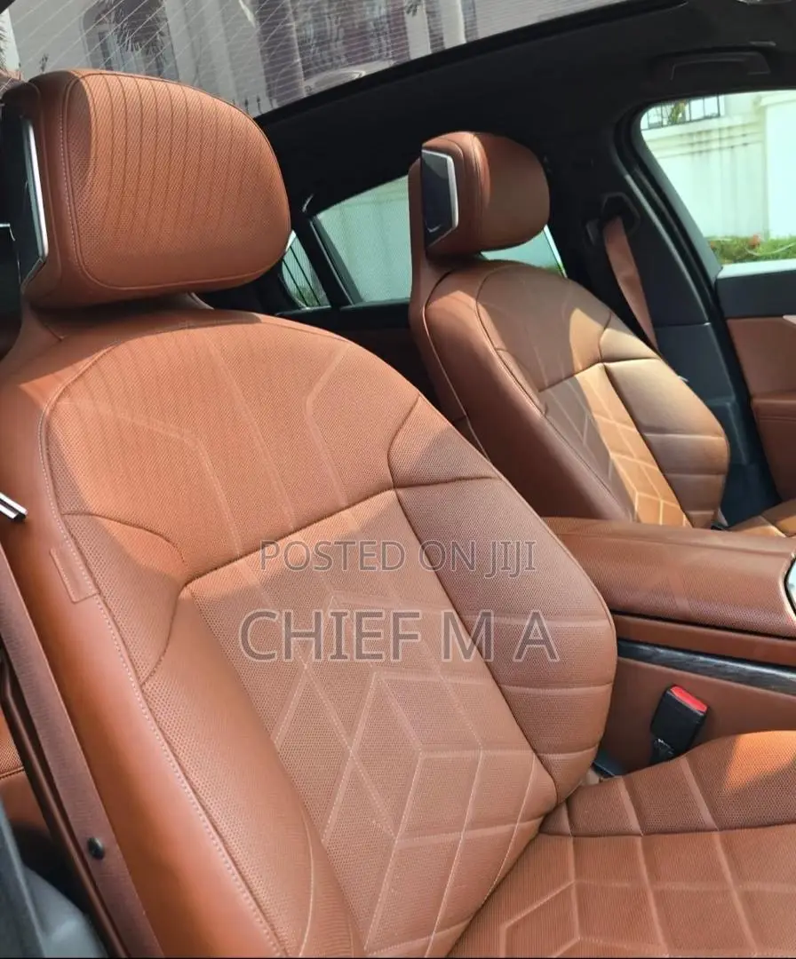 BMW 7 Series 760i xDrive AWD 2023