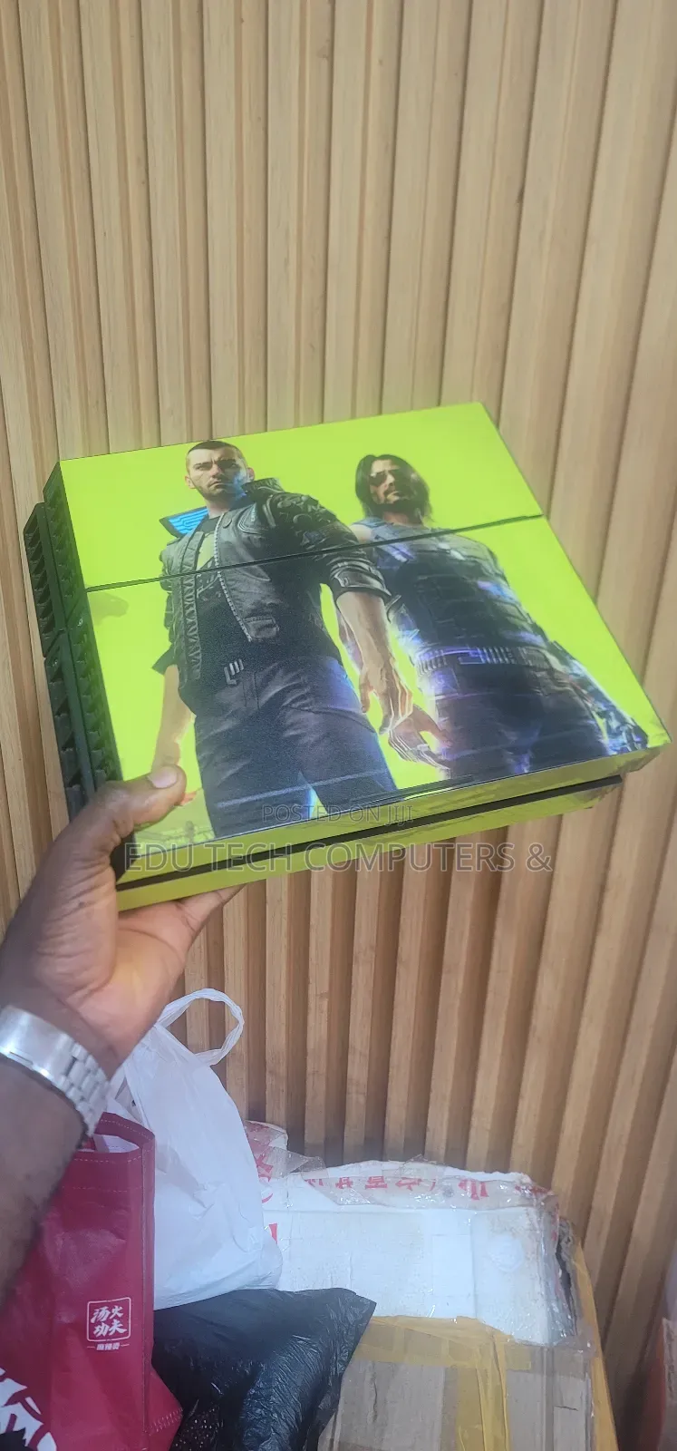 Ps4 With 1 Pad 3 Games