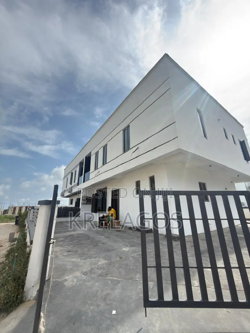 4bdrm Duplex in Orchid, Chevron for sale