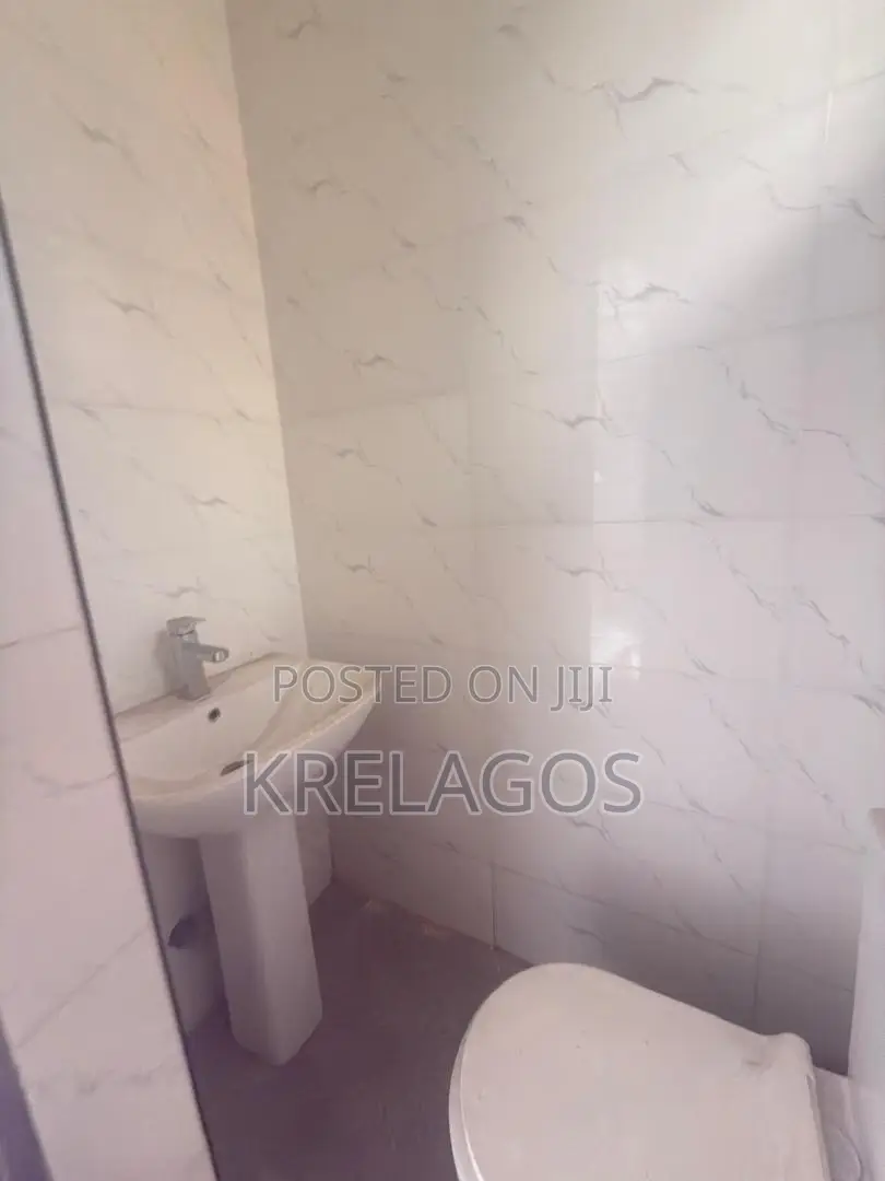 4bdrm Duplex in Orchid, Chevron for sale