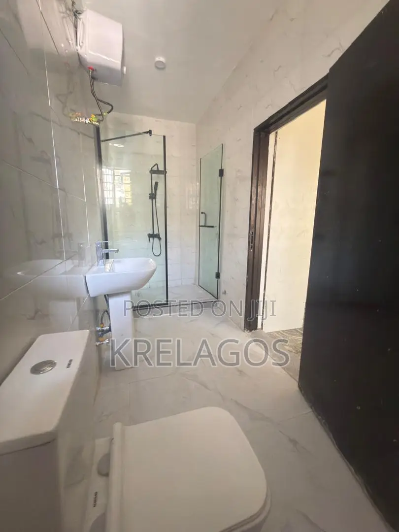4bdrm Duplex in Orchid, Chevron for sale