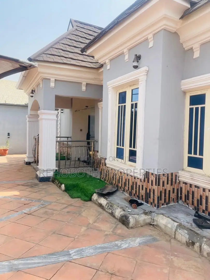 4bdrm Bungalow in Promiseland Elebu, Akala Express for sale