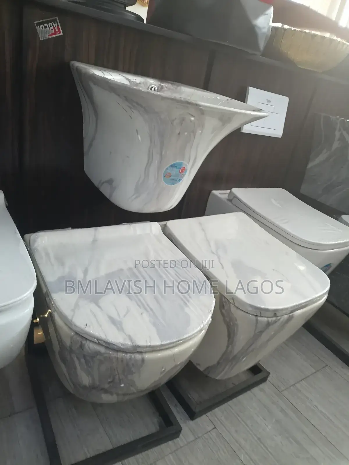 Marble Set of Wall Hung Water Closet With Washing Hand Basin