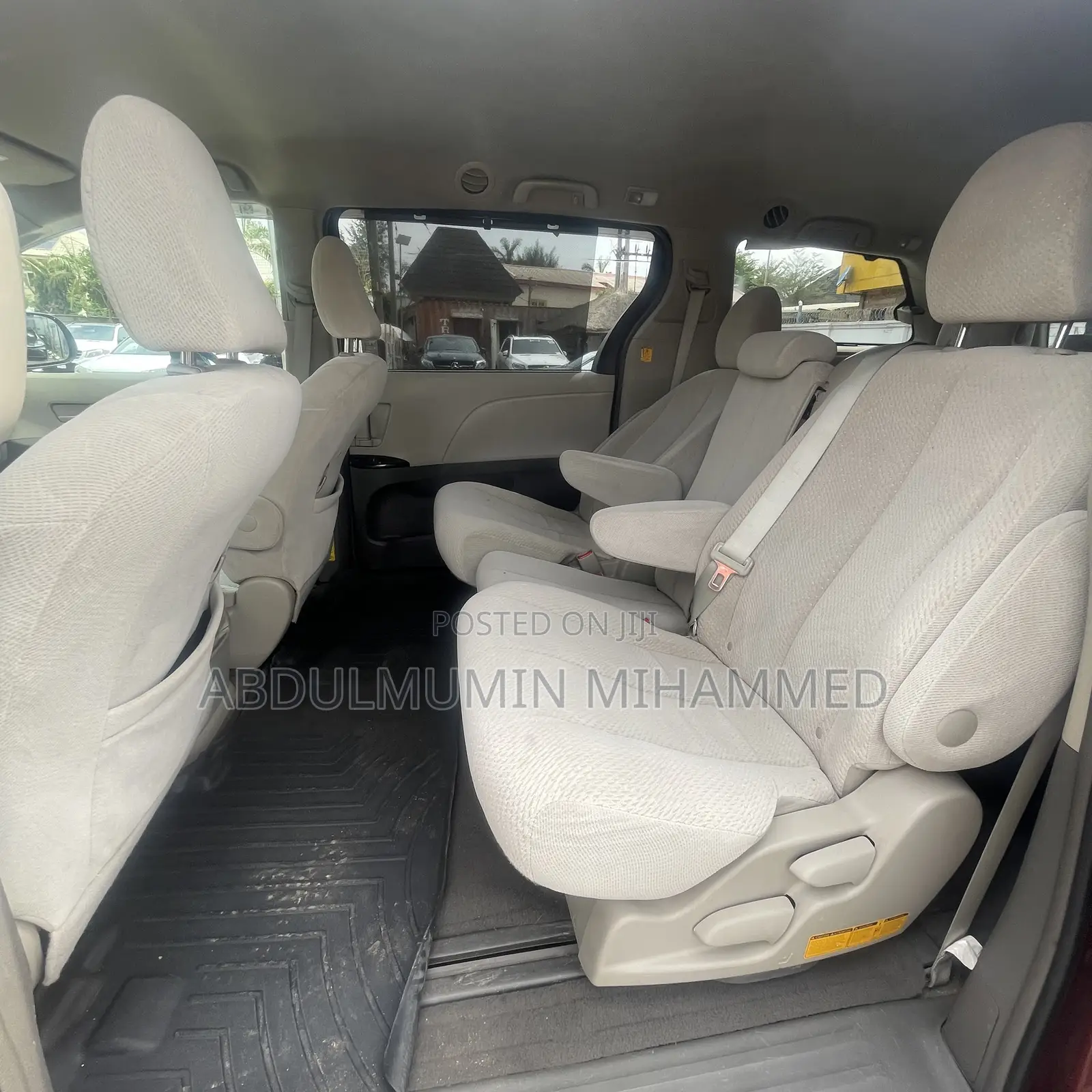 Toyota Sienna 2012 Red