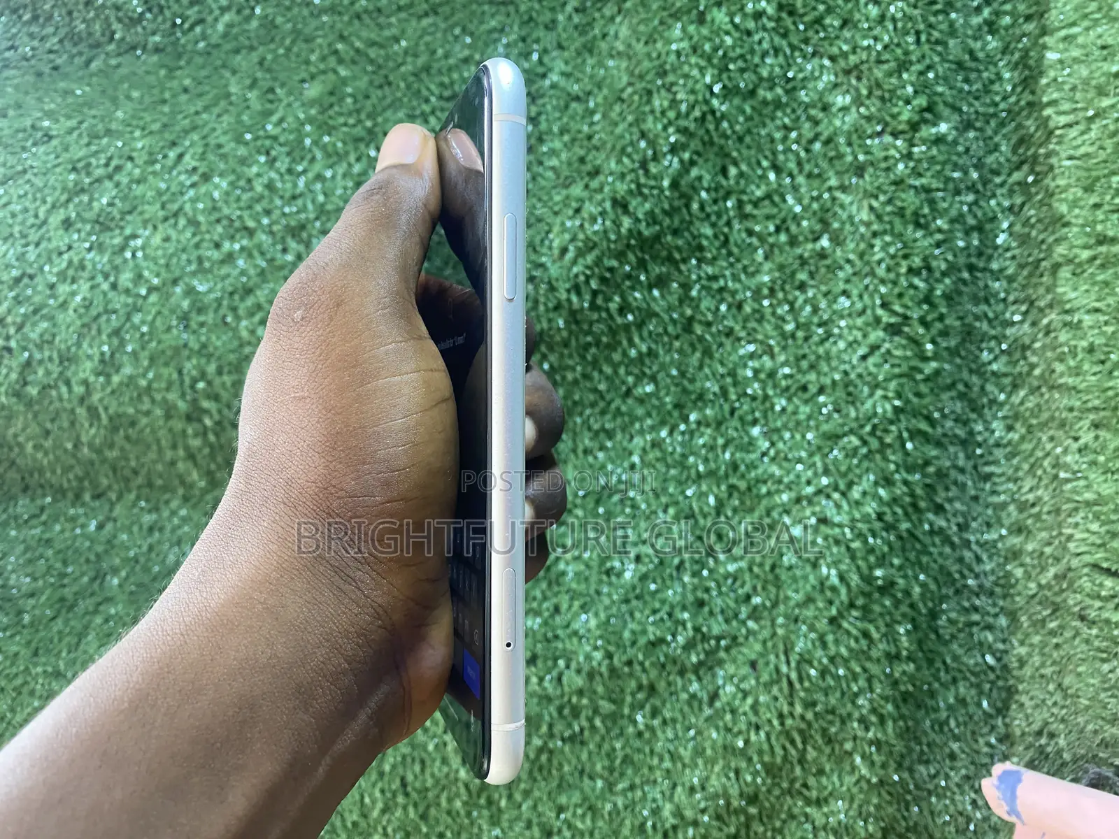 Apple iPhone XR 64 GB White