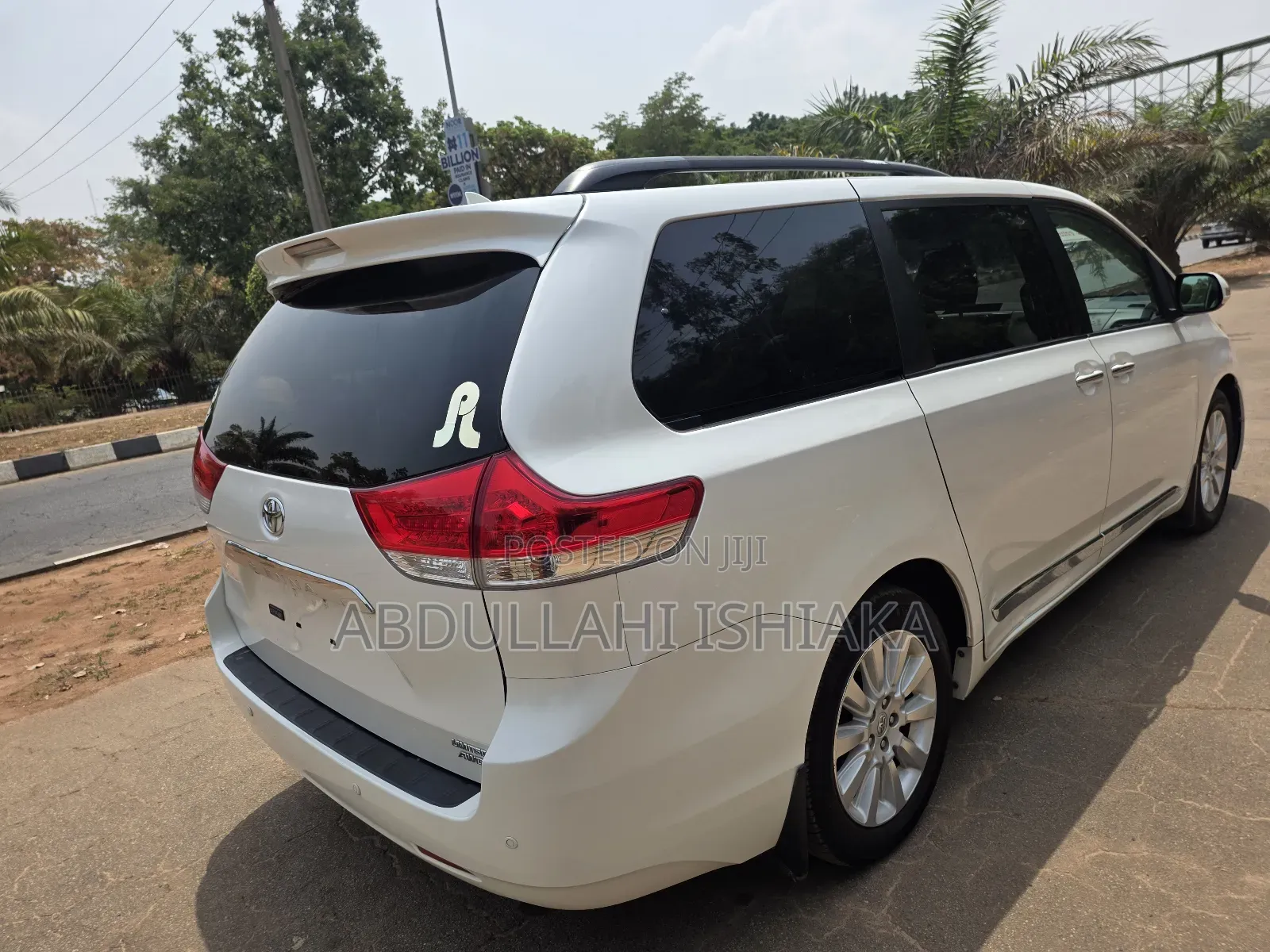 Toyota Sienna Limited 7-Passenger 4dr Minivan AWD (3.5L 6cyl 6A) 2014