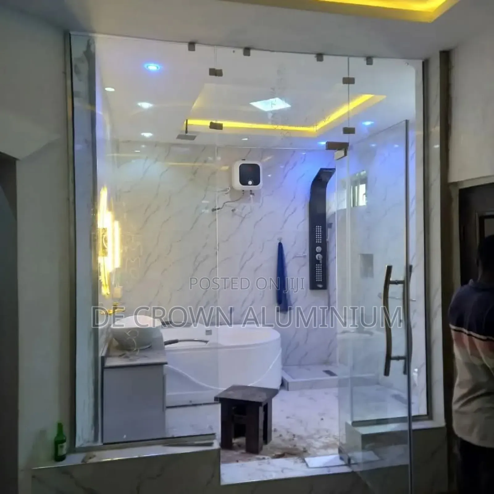 Modern Bathroom Entrance Glass Door – 10mm Clear Tempered Frameless