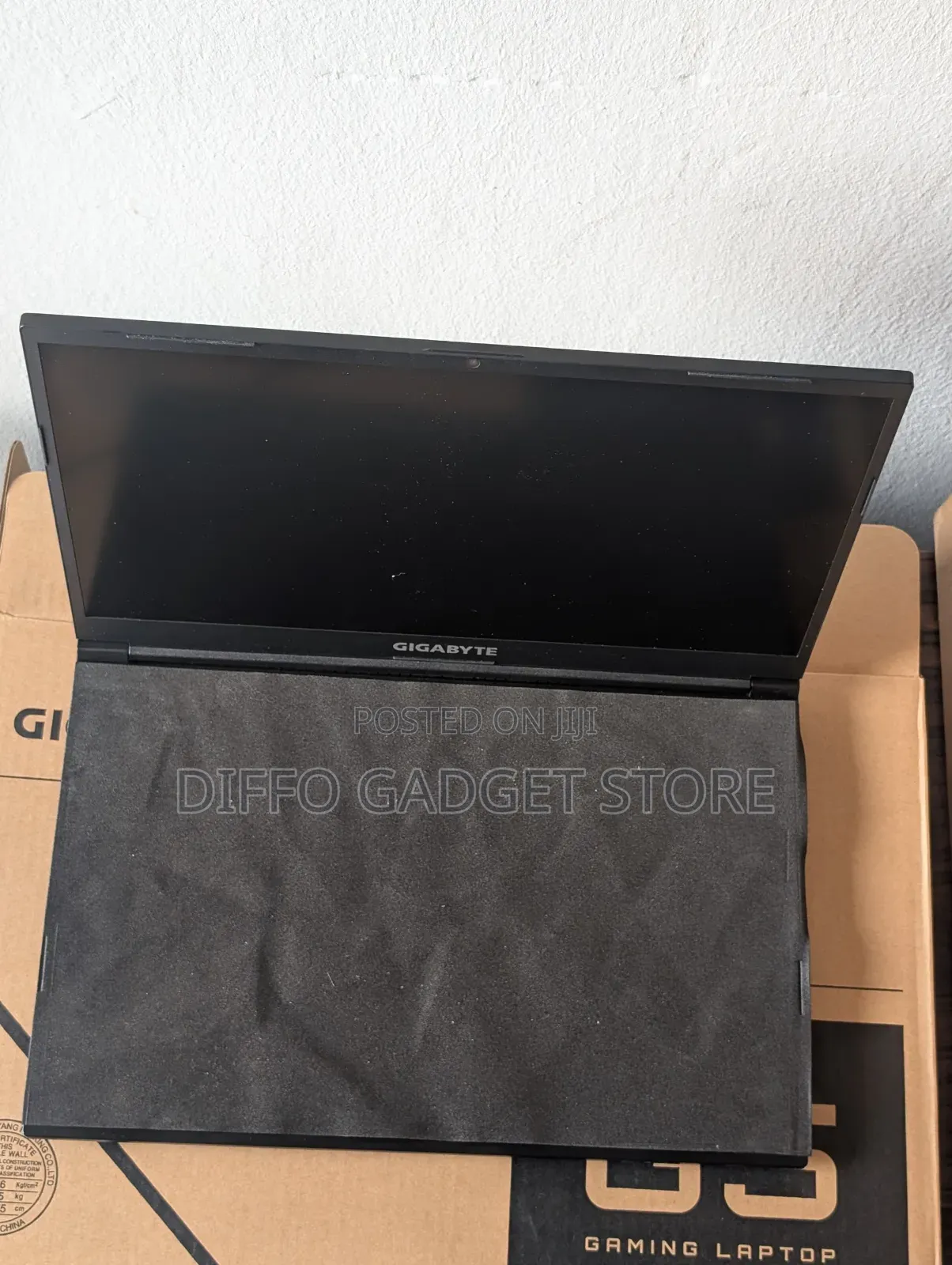New Laptop Gigabyte AORUS 7 16GB Intel Core i5 SSD 512GB
