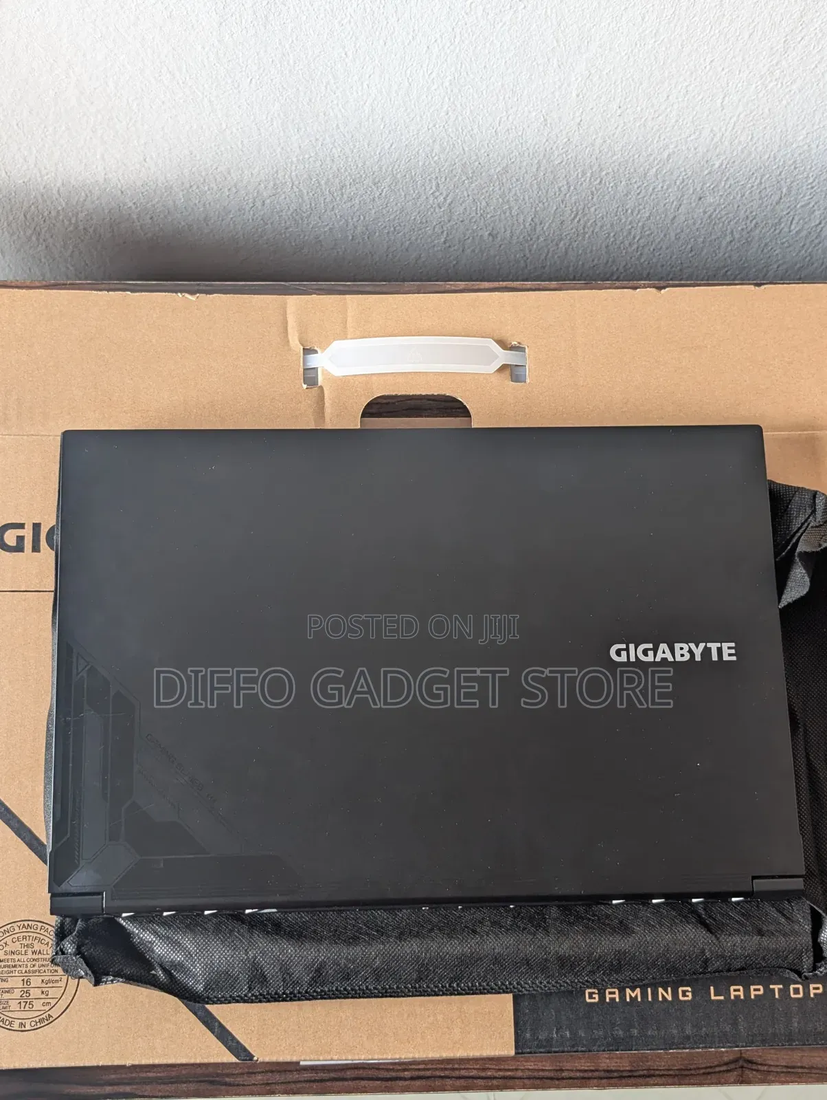 New Laptop Gigabyte AORUS 7 16GB Intel Core i5 SSD 512GB