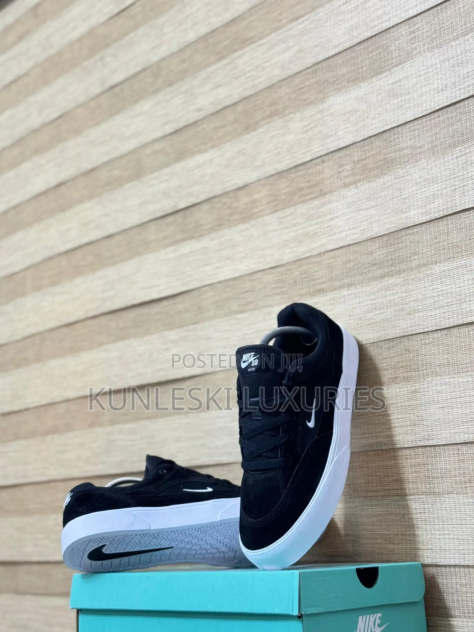 Original Nike Sb Malor Sneakers in 2 Colors