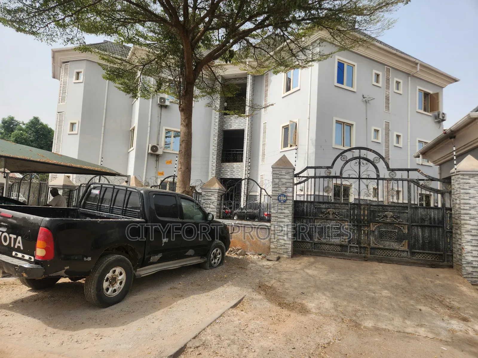 9bdrm Apartment in Area 1 for sale