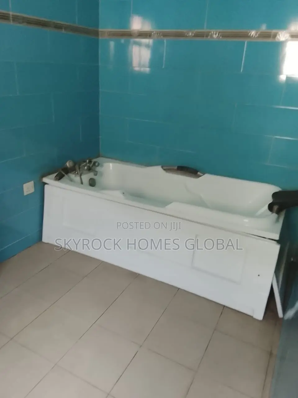 4bdrm Duplex in Ikota for rent