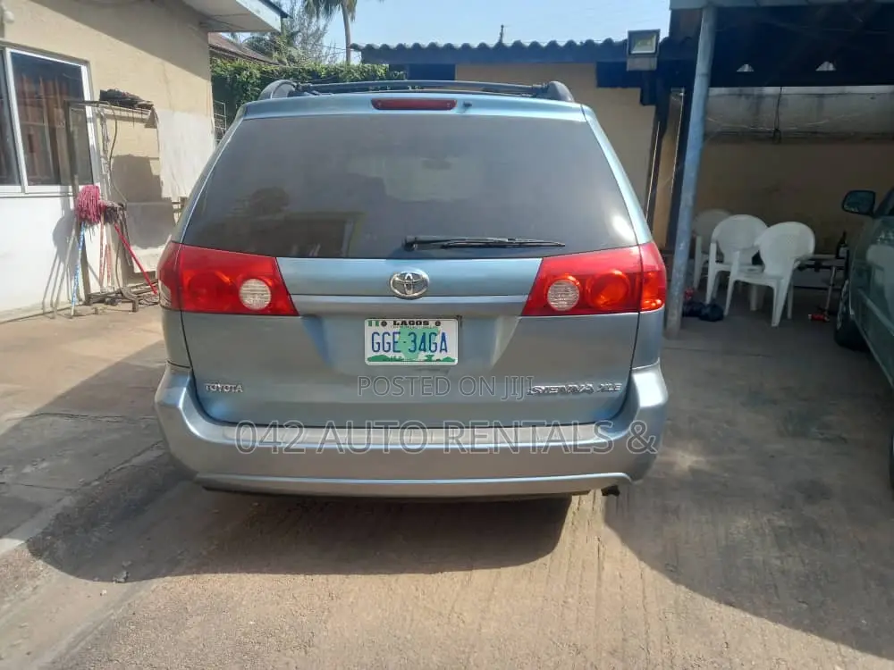 Toyota Sienna for Hire