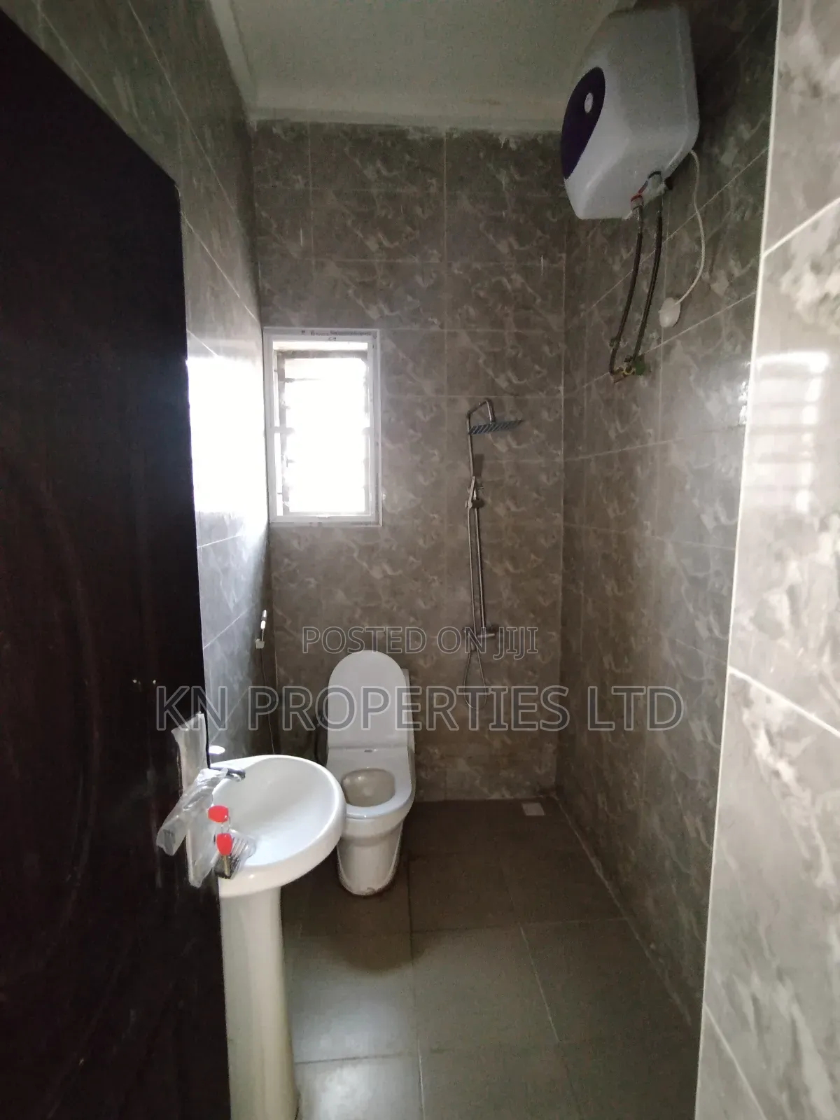 3bdrm Block of Flats in Wuye for rent