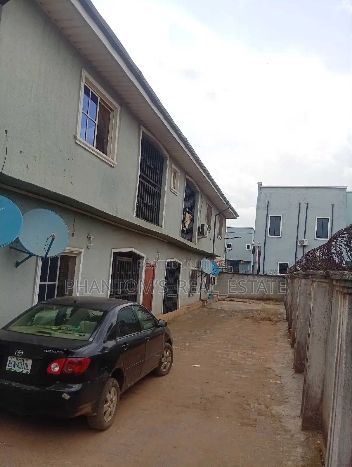 2bdrm Block of Flats in Limit (Infant Jesus, Benin City for sale
