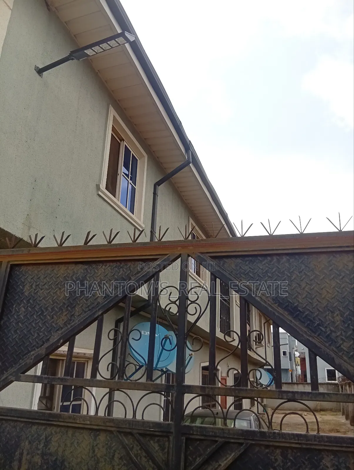 2bdrm Block of Flats in Limit (Infant Jesus, Benin City for sale