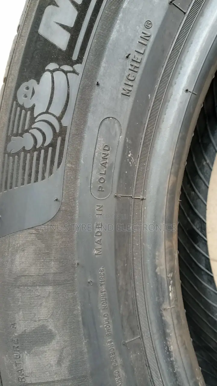 235/60/18 Michelin