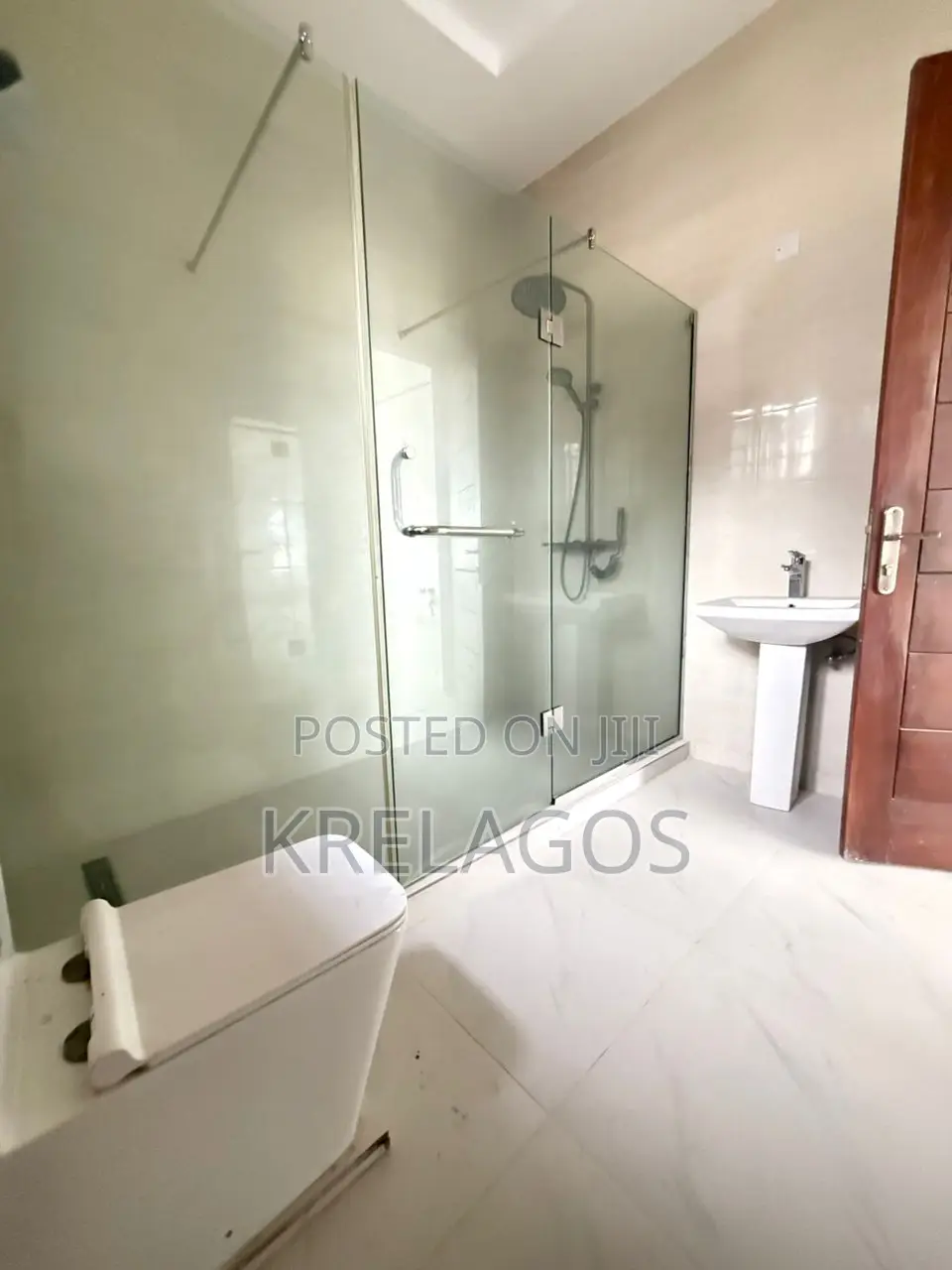 4bdrm Duplex in Ologolo for sale