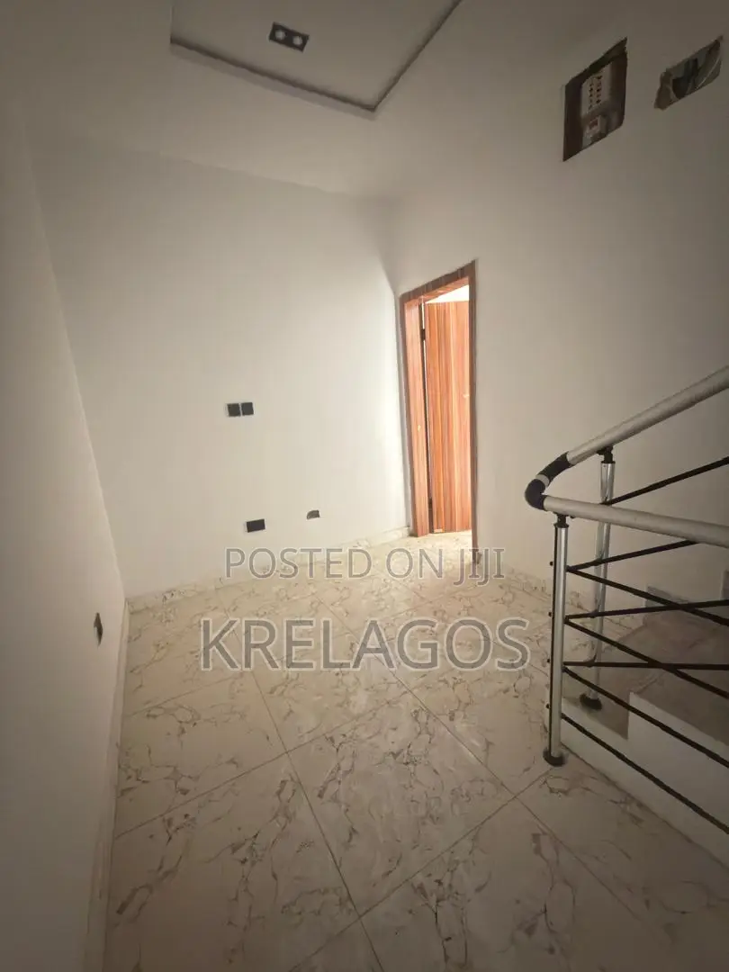 4bdrm Duplex in Orchid, Chevron for rent