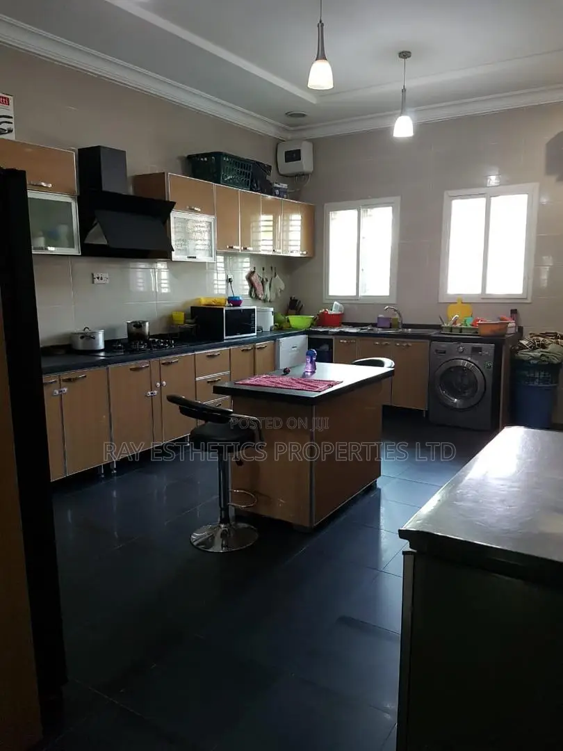 Furnished 5bdrm Duplex in Lekki Phase 1 for sale