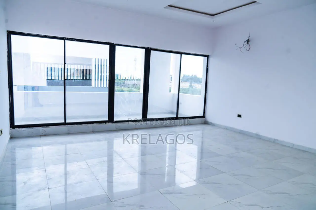 4bdrm Duplex in Orchid, Chevron for sale