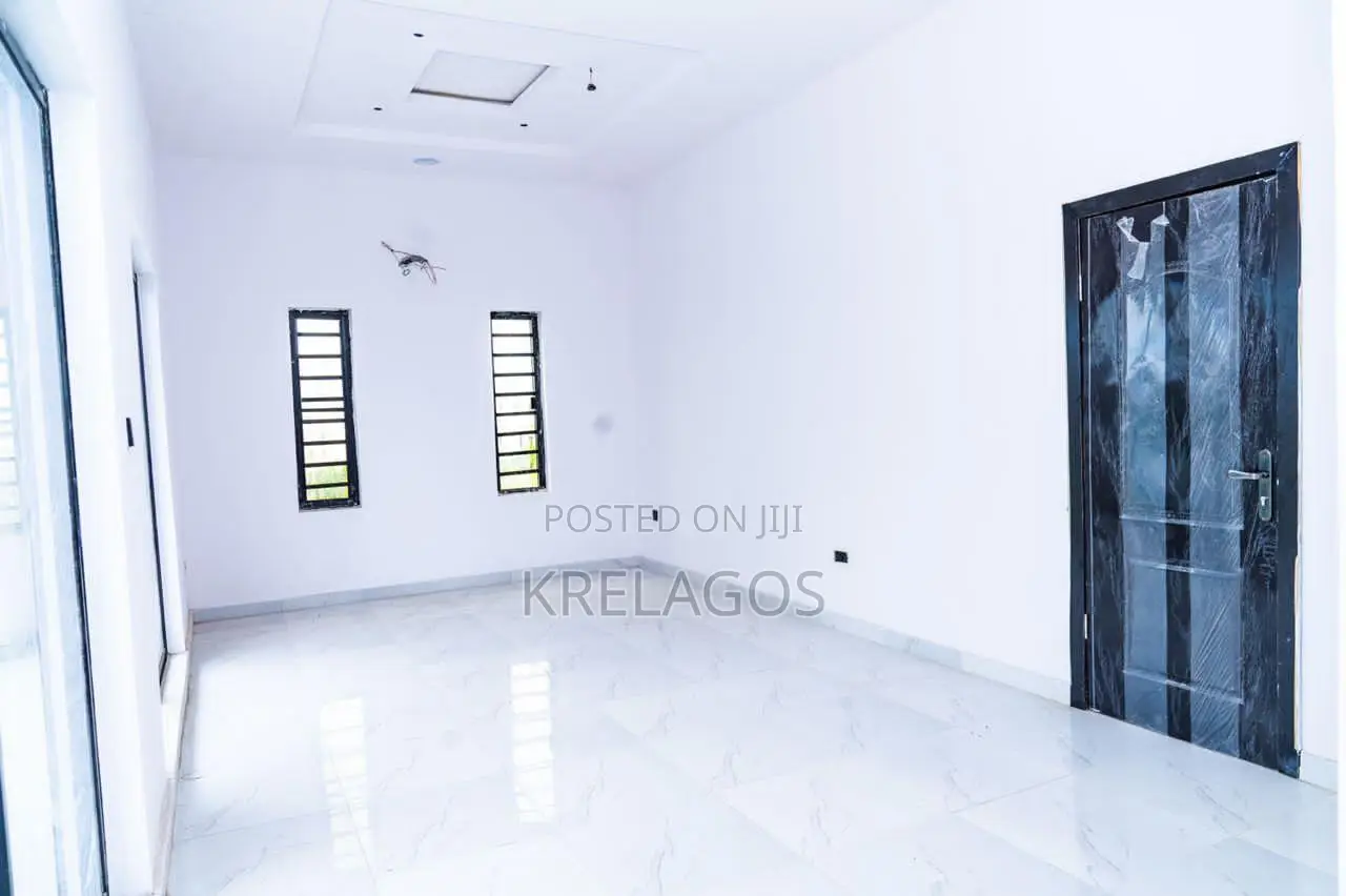 4bdrm Duplex in Orchid, Chevron for sale