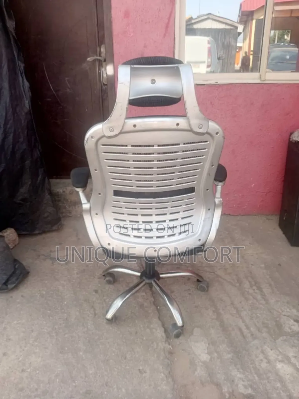 Imported Marble Office Swivel Chair With Headrest
