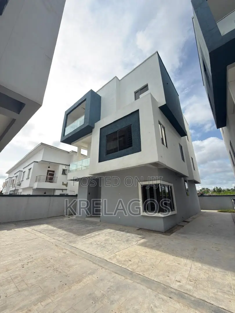 4bdrm Duplex in Orchid, Chevron for sale