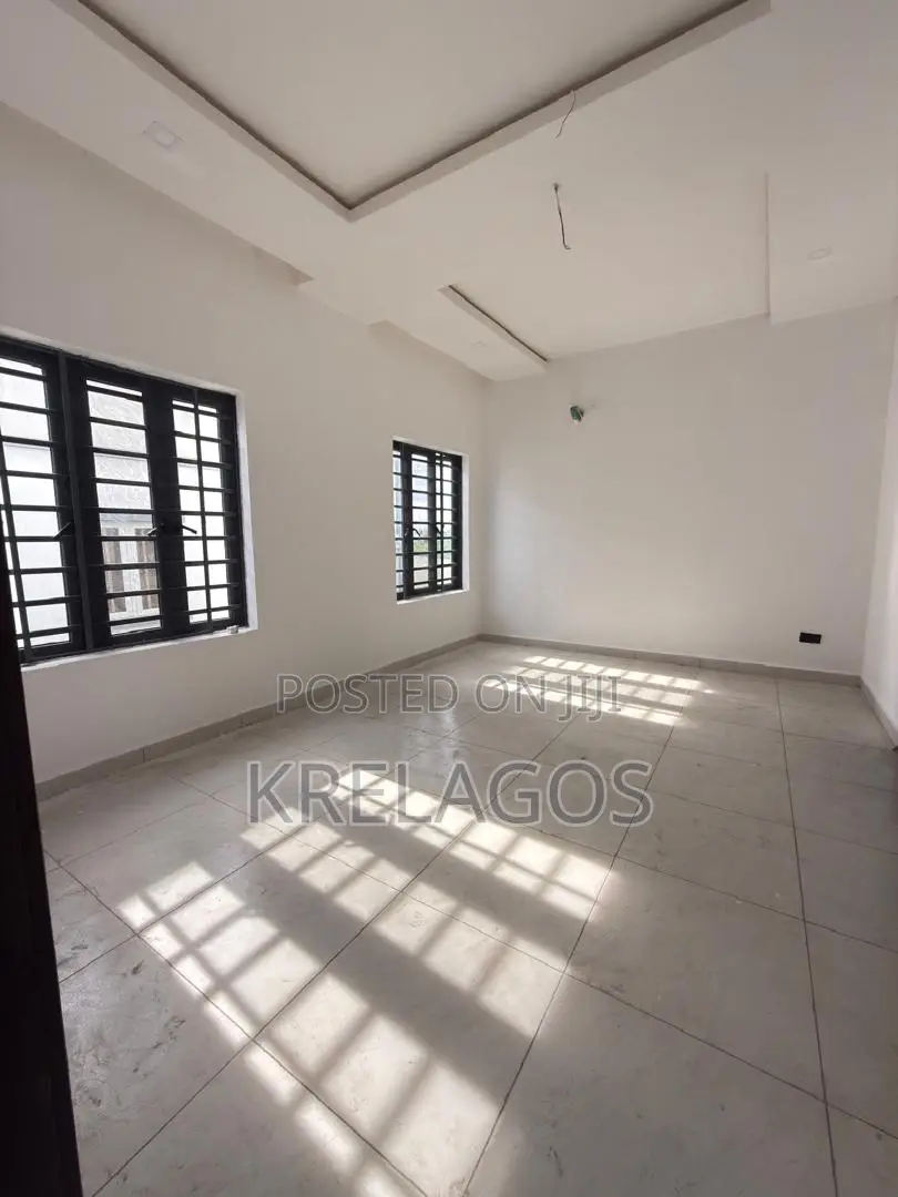 4bdrm Duplex in Orchid, Chevron for sale