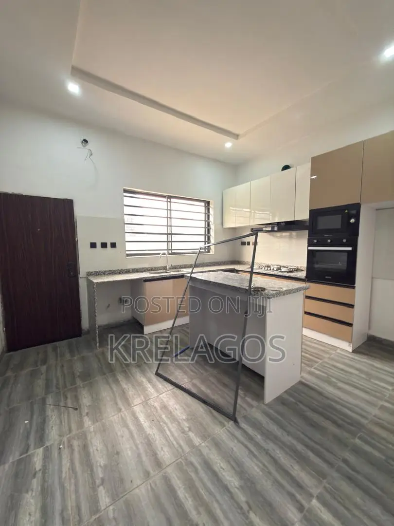 4bdrm Duplex in Orchid, Chevron for sale