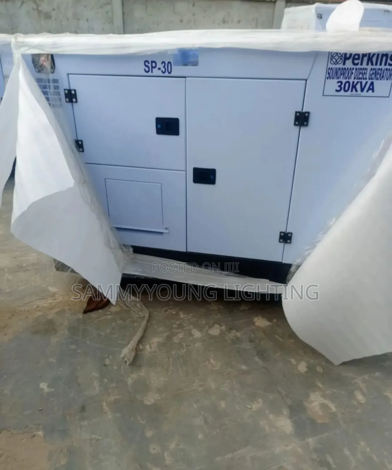Perkins England Soundproof Diesel Generator 30kva