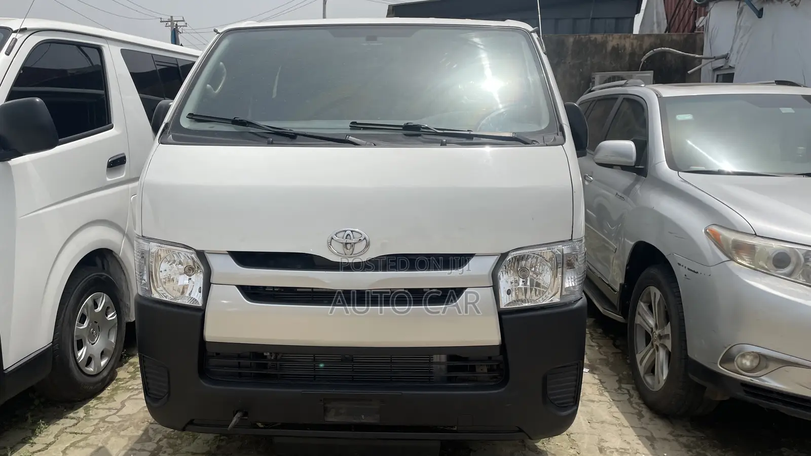 Toyota HiAce 2013 White