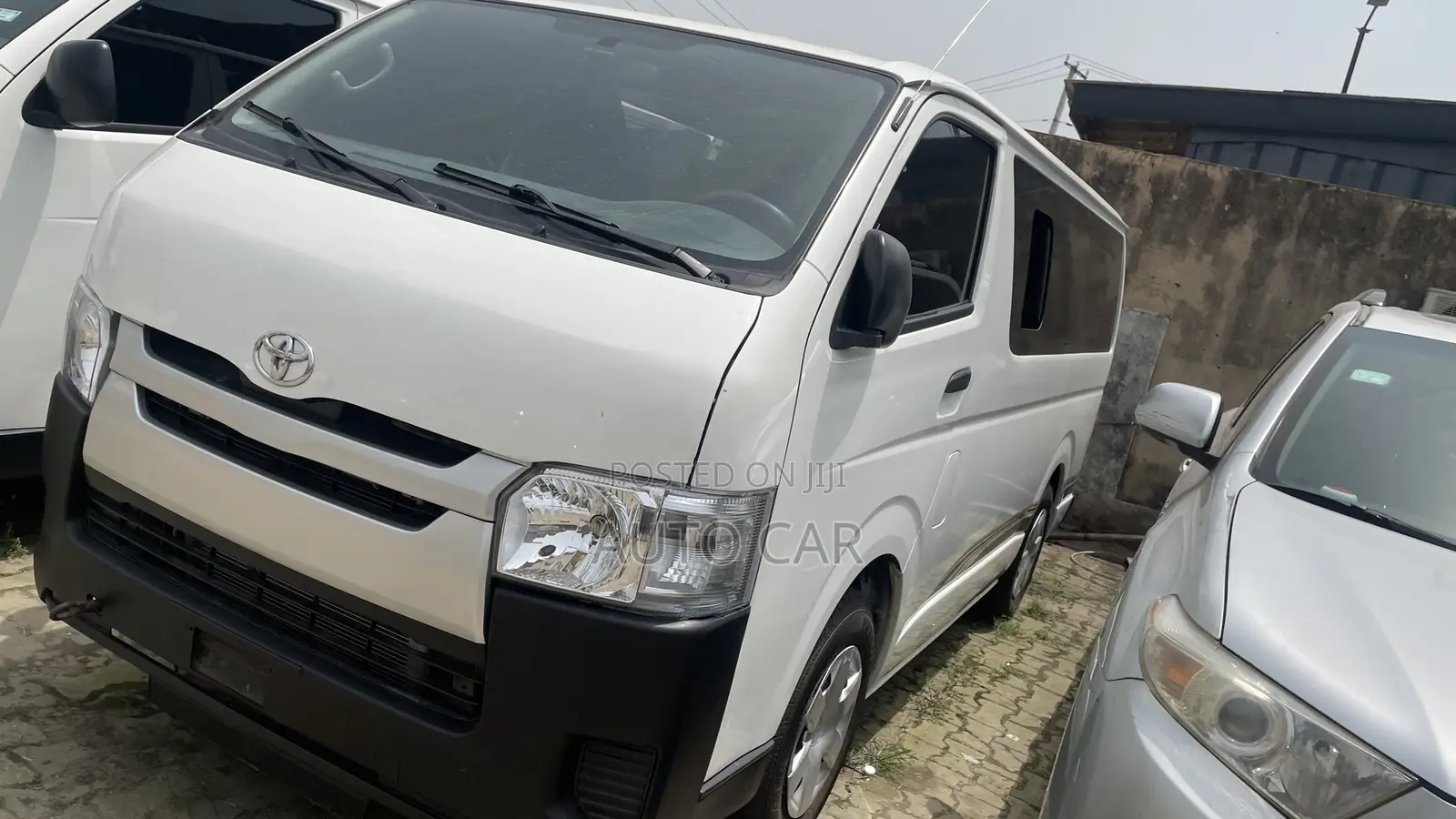 Toyota HiAce 2013 White