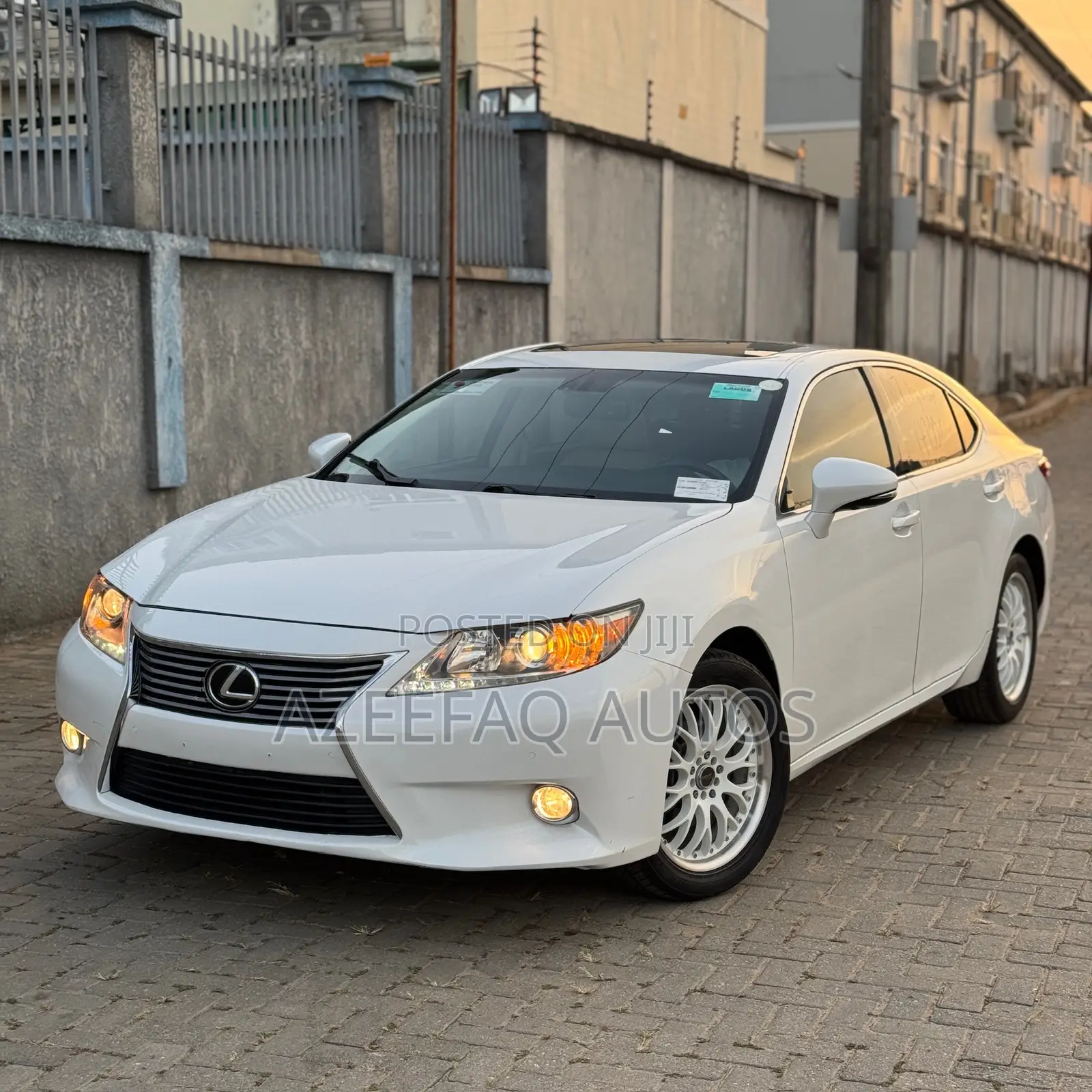 Lexus ES 350 FWD 2015 White