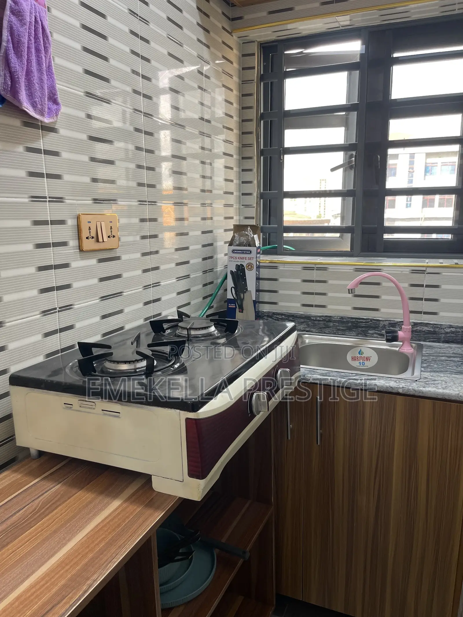 1 Bedroom Room Apartment