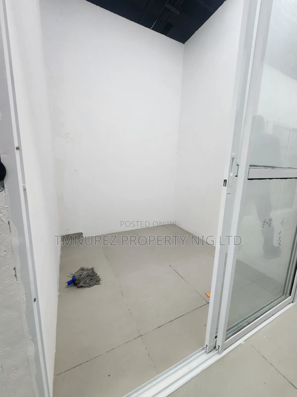 Shop Space for Phone Lekki Market