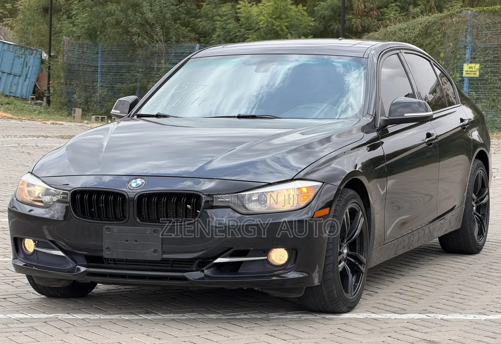 BMW 320i Sedan RWD 2015 Black