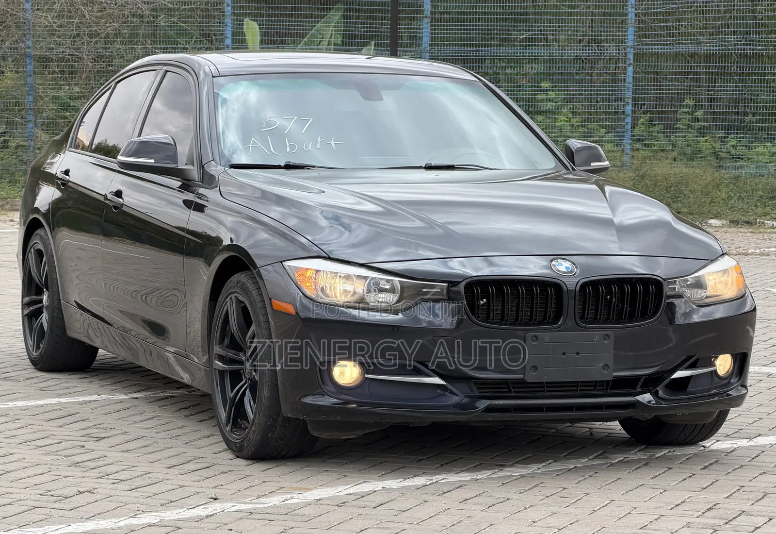 BMW 320i Sedan RWD 2015 Black