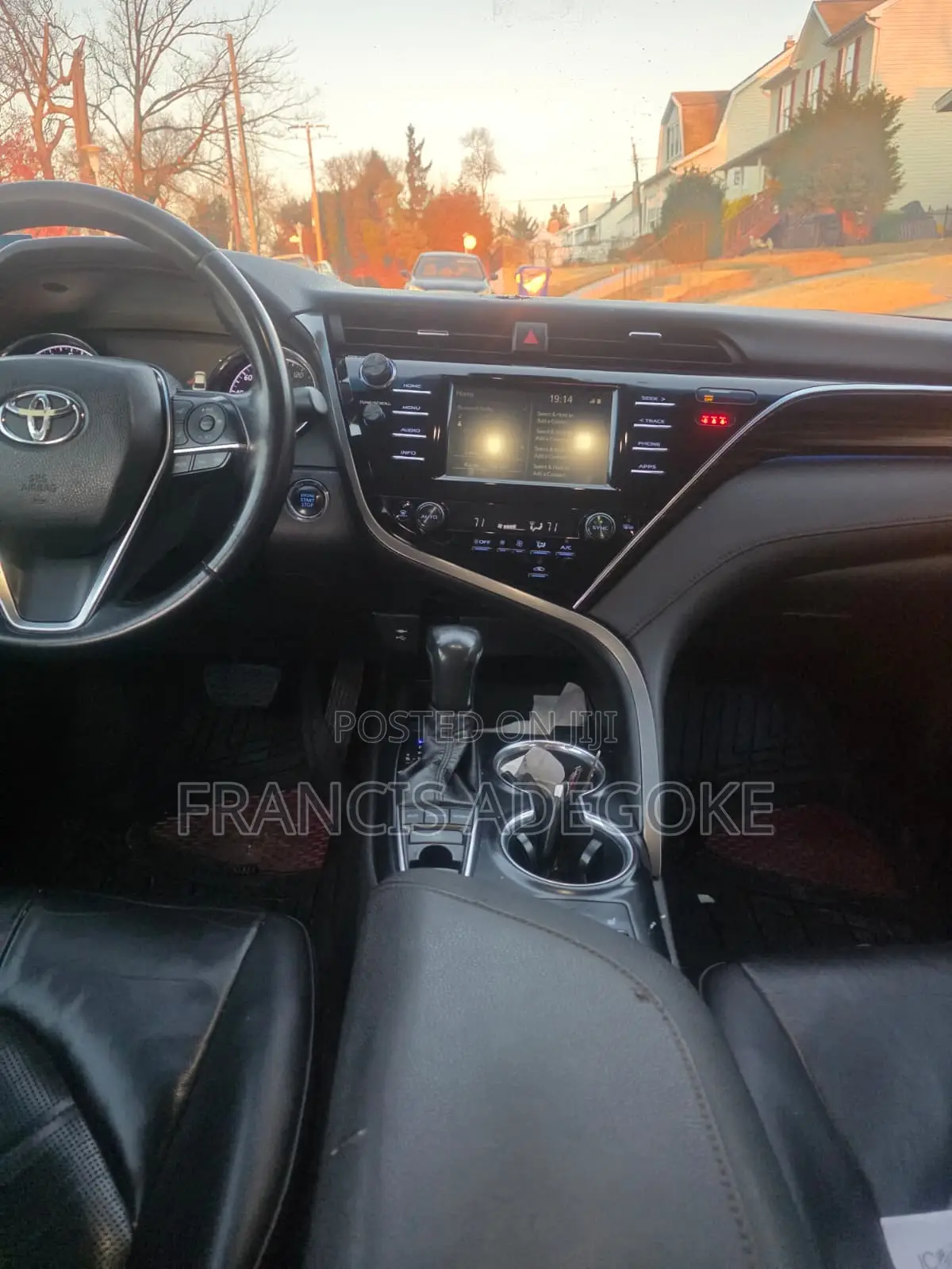 Toyota Camry XLE FWD (2.5L 4cyl 8AM) 2018 Blue