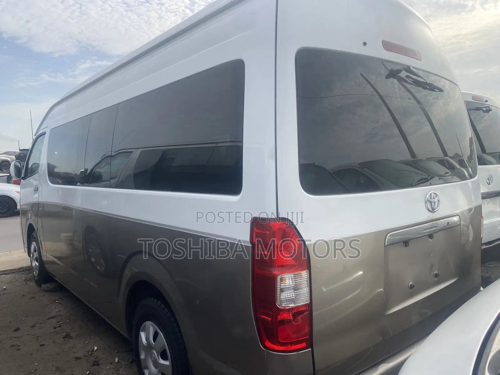 Toyota HiAce 2015 White