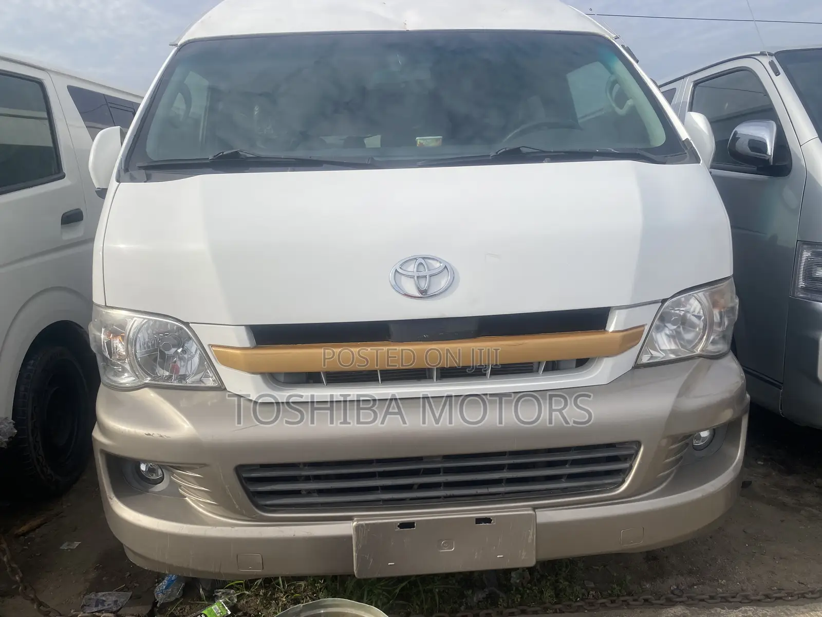 Toyota HiAce 2015 White