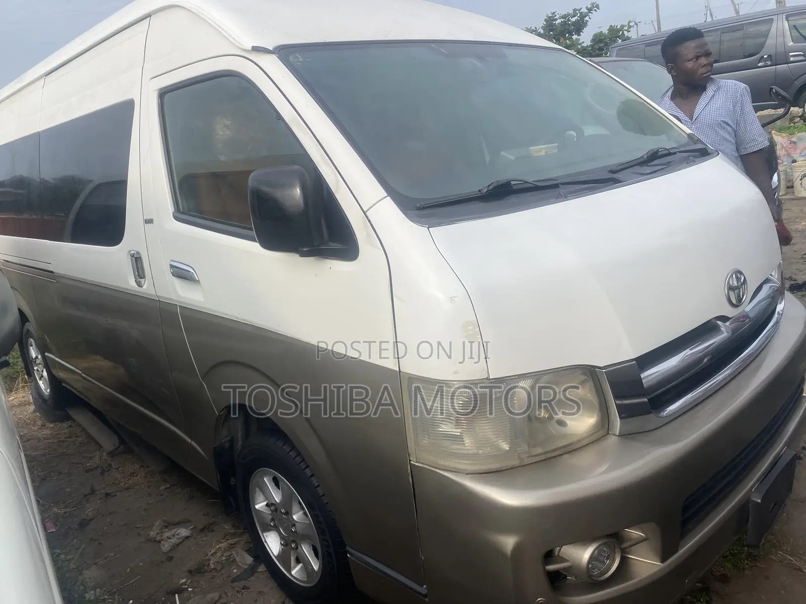Toyota HiAce 2015 White