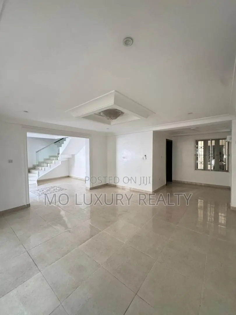 5bdrm Duplex in Banana Island for rent