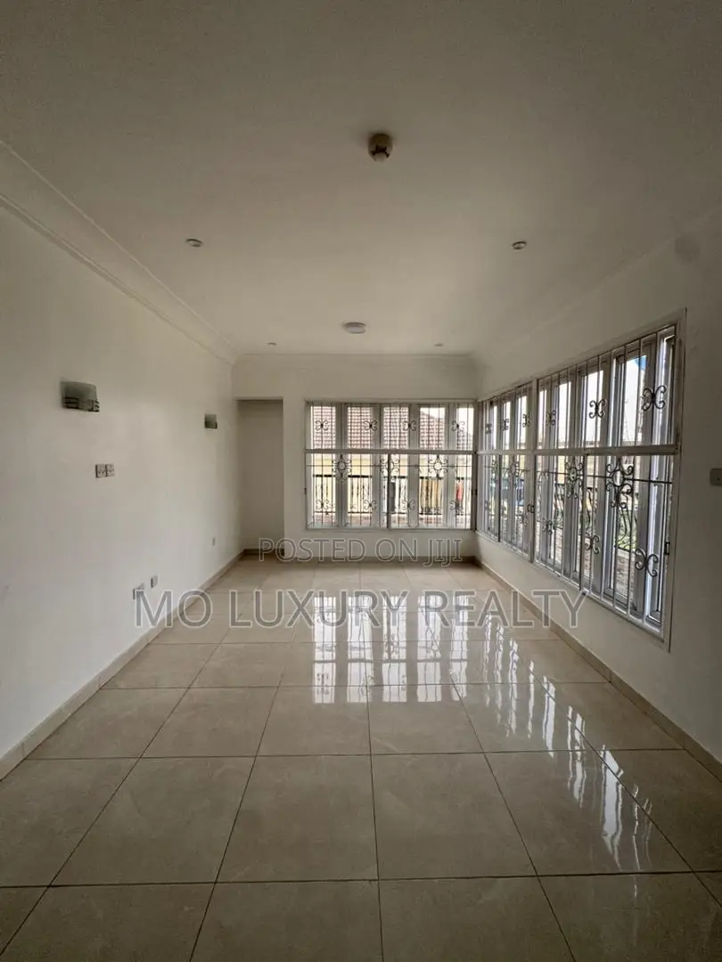 5bdrm Duplex in Banana Island for rent