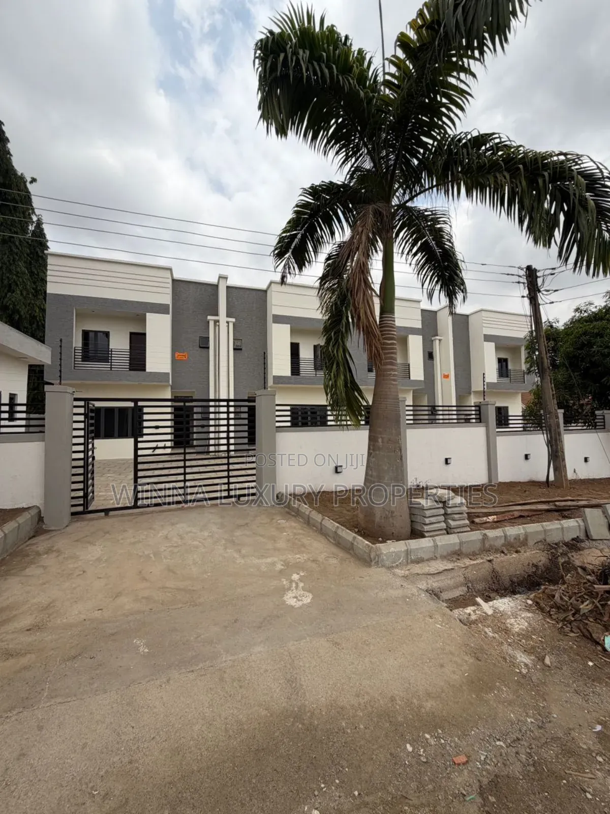 4bdrm Townhouse/Terrace in Gwarinpa 3Rd Avenue for sale