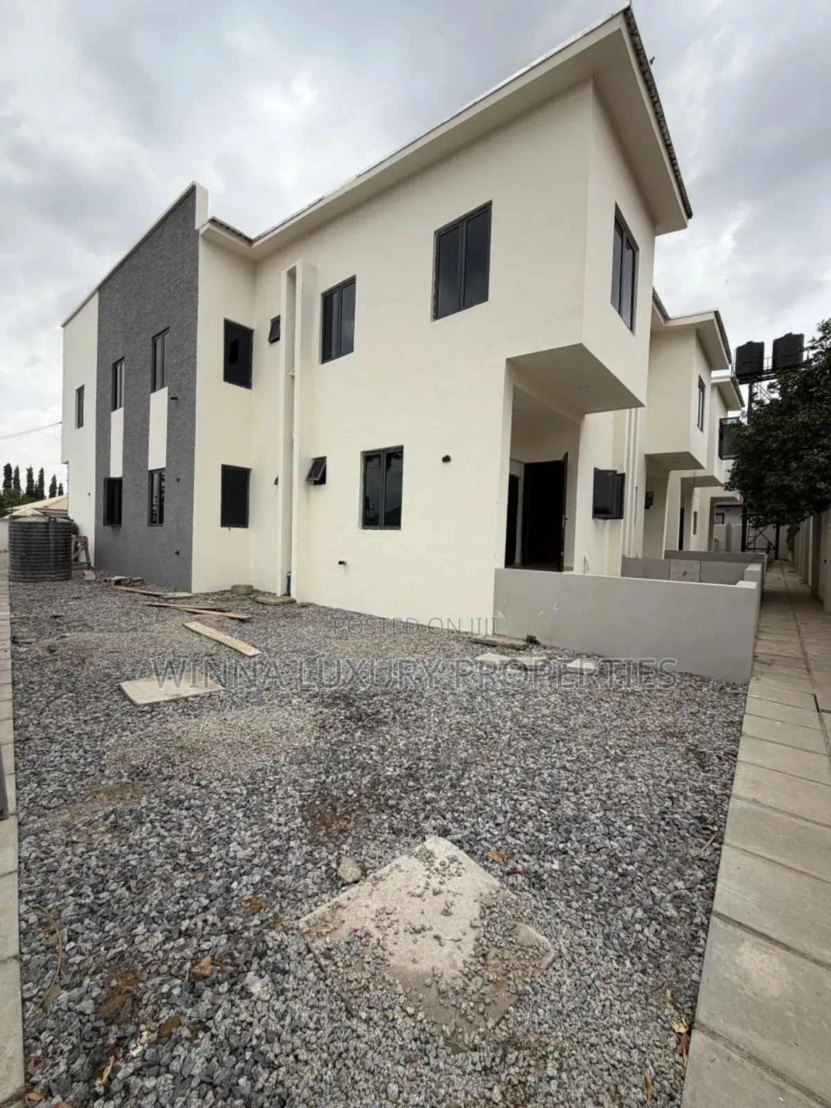 4bdrm Townhouse/Terrace in Gwarinpa 3Rd Avenue for sale