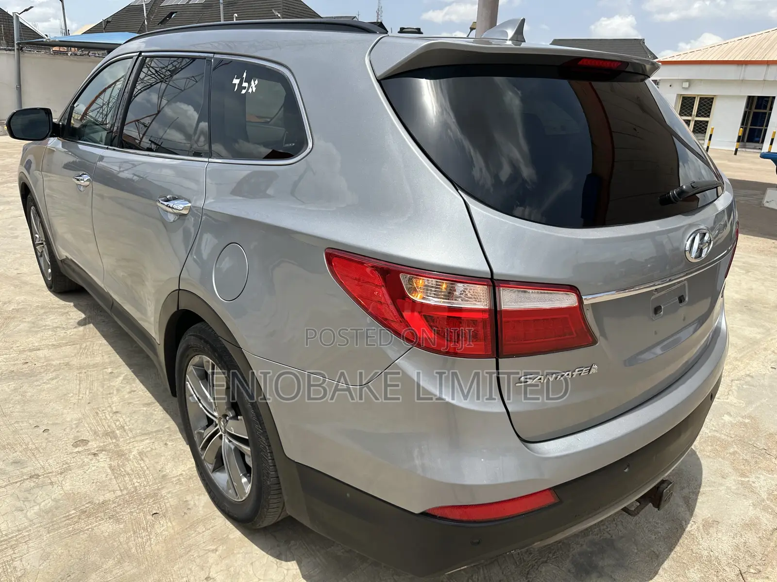 Hyundai Santa Fe Limited 4dr SUV AWD w/Saddle Interior (3.3L 6cyl 6A) Silver